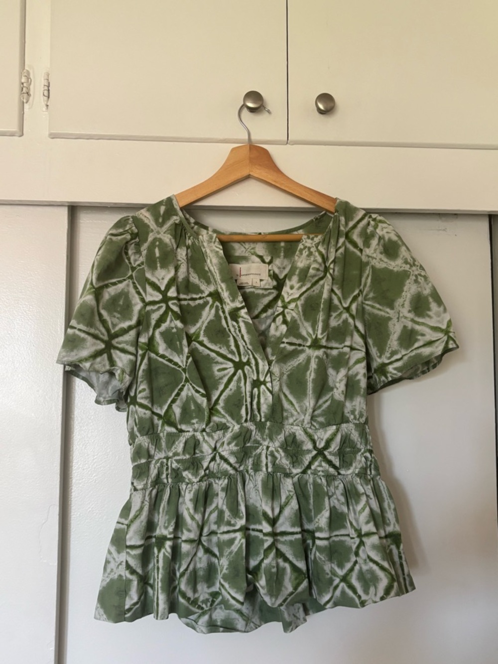 Anthropologie Green & White Tie Dye Style Peplum Printed Top Size L